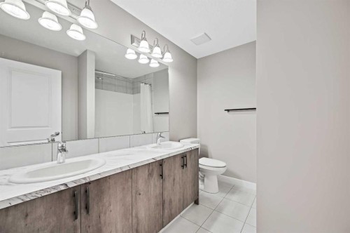 13 Cranbrook Cove Se, Calgary, AB - Indoor Photo Showing Bathroom