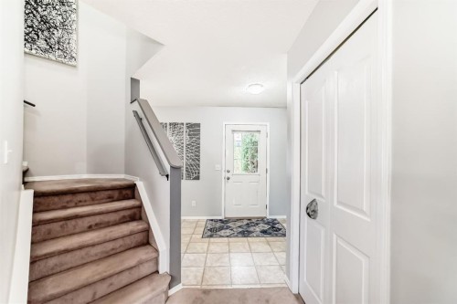 8-122 Bow Ridge Crescent, Cochrane, AB - Indoor Photo Showing Other Room