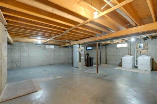 5423 Madigan Drive Ne, Calgary, AB - Indoor Photo Showing Basement