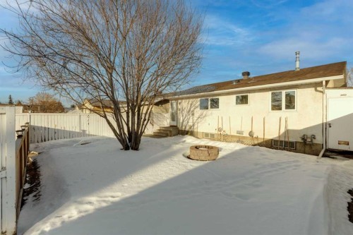 5423 Madigan Drive Ne, Calgary, AB - Outdoor