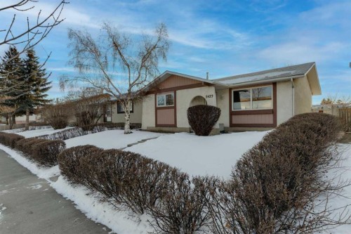 5423 Madigan Drive Ne, Calgary, AB - Outdoor