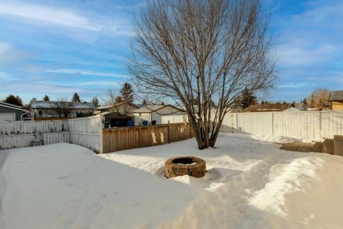 5423 Madigan Drive Ne, Calgary, AB - Outdoor