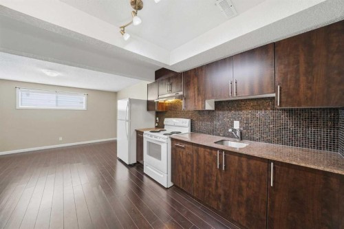 30 Falmere Way Ne, Calgary, AB - Indoor Photo Showing Kitchen