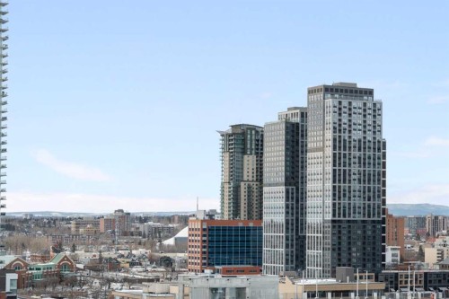 1503-450 8 Avenue Se, Calgary, AB - Outdoor