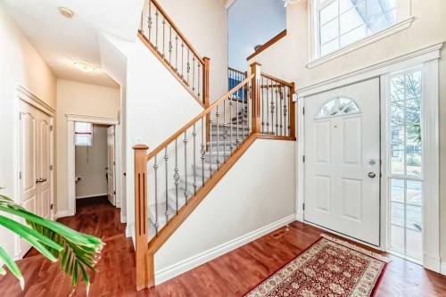 68 Strathlea Close Sw, Calgary, AB - Indoor Photo Showing Other Room