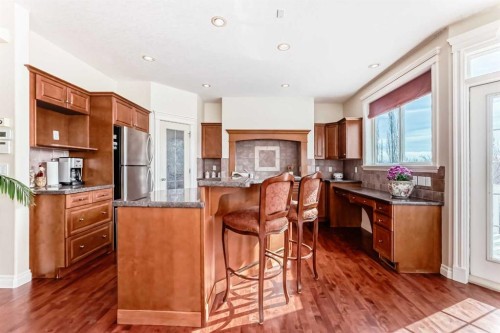 68 Strathlea Close Sw, Calgary, AB - Indoor Photo Showing Kitchen
