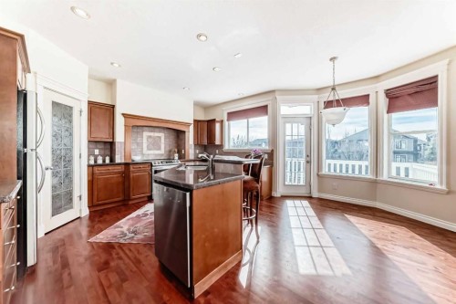 68 Strathlea Close Sw, Calgary, AB - Indoor Photo Showing Kitchen