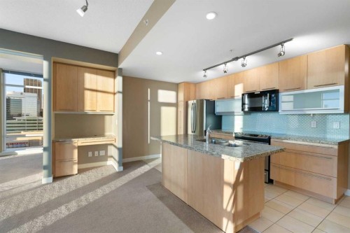 1503-215 13 Avenue Sw, Calgary, AB - Indoor Photo Showing Kitchen With Double Sink