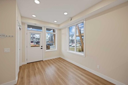 812-10060 46 Street Ne, Calgary, AB - Indoor Photo Showing Other Room