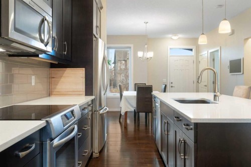 13 Marquis Place Se, Calgary, AB - Indoor Photo Showing Kitchen With Upgraded Kitchen