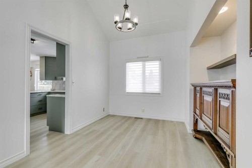 432 129 Avenue Se, Calgary, AB - Indoor Photo Showing Other Room