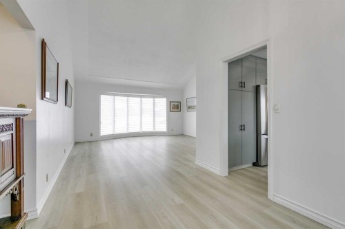 432 129 Avenue Se, Calgary, AB - Indoor Photo Showing Other Room