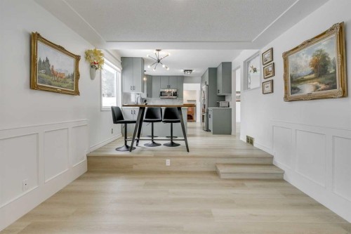 432 129 Avenue Se, Calgary, AB - Indoor Photo Showing Other Room