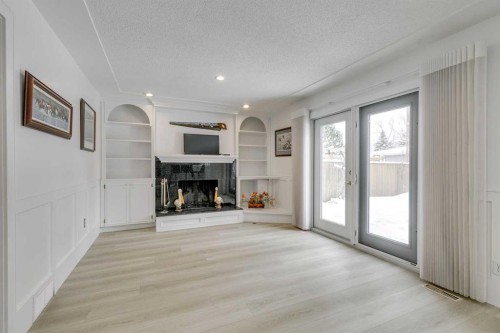 432 129 Avenue Se, Calgary, AB - Indoor With Fireplace