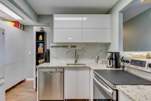35B-231 Heritage Drive Se, Calgary, AB - Indoor Photo Showing Kitchen