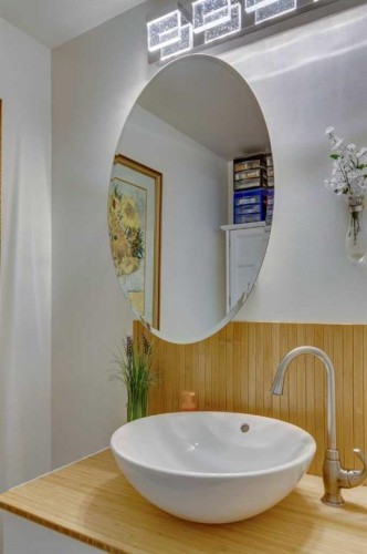 35B-231 Heritage Drive Se, Calgary, AB - Indoor Photo Showing Bathroom