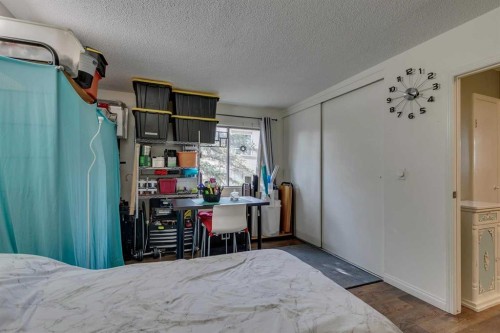 35B-231 Heritage Drive Se, Calgary, AB - Indoor Photo Showing Bedroom