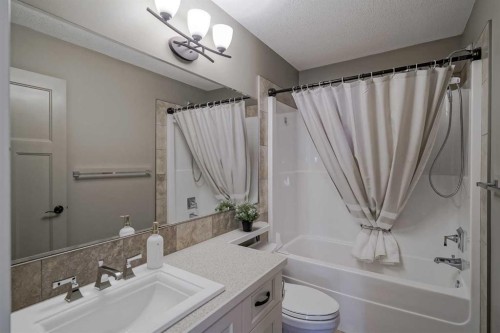 60 Sheep River Heights, Okotoks, AB - Indoor Photo Showing Bathroom