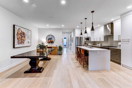 116 34A Street Nw, Calgary, AB - Indoor Photo Showing Kitchen With Upgraded Kitchen