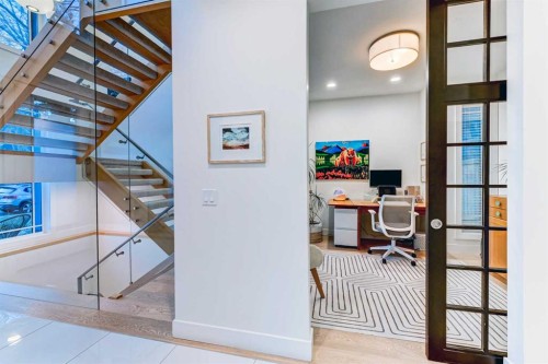 116 34A Street Nw, Calgary, AB - Indoor