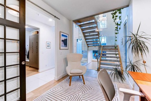 116 34A Street Nw, Calgary, AB - Indoor Photo Showing Other Room