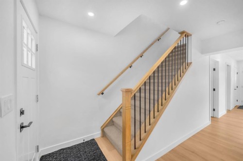 3229 Doverville Crescent Se, Calgary, AB - Indoor Photo Showing Other Room