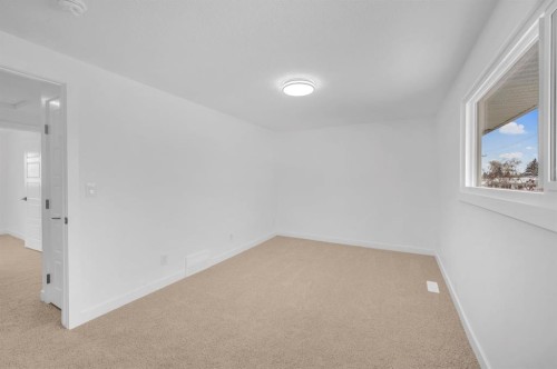 3229 Doverville Crescent Se, Calgary, AB - Indoor Photo Showing Other Room