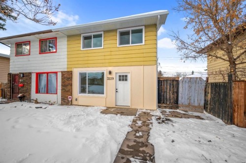 3229 Doverville Crescent Se, Calgary, AB - Outdoor