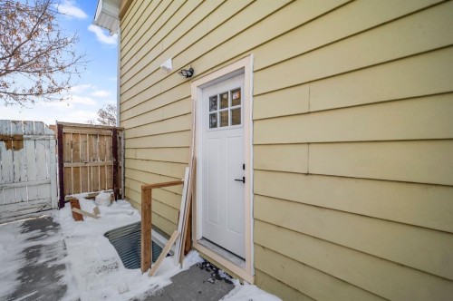 3229 Doverville Crescent Se, Calgary, AB - Outdoor With Exterior