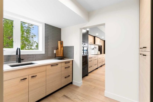 476 West Chestermere Drive, Chestermere, AB - Indoor Photo Showing Kitchen