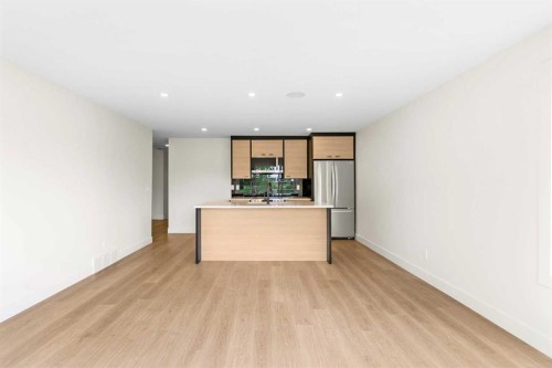 476 West Chestermere Drive, Chestermere, AB - Indoor Photo Showing Kitchen