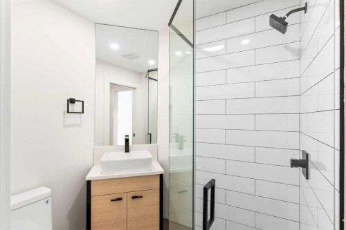 476 West Chestermere Drive, Chestermere, AB - Indoor Photo Showing Bathroom