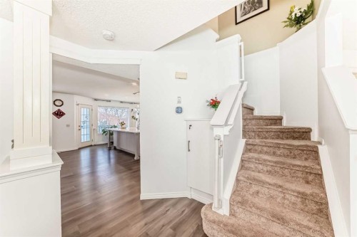 71 Millrise Square Sw, Calgary, AB - Indoor Photo Showing Other Room