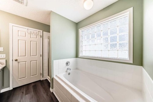 71 Millrise Square Sw, Calgary, AB - Indoor Photo Showing Bathroom