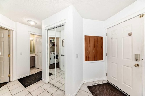 71 Millrise Square Sw, Calgary, AB - Indoor Photo Showing Other Room