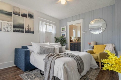 133 1 Street, Drumheller, AB - Indoor Photo Showing Bedroom