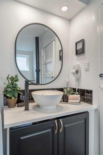 133 1 Street, Drumheller, AB - Indoor