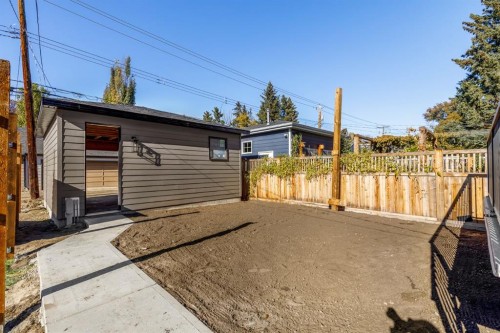 727 15 Street Nw, Calgary, AB - Outdoor With Exterior