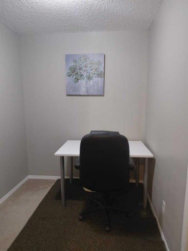 3416-81 Legacy Boulevard Se, Calgary, AB - Indoor Photo Showing Office