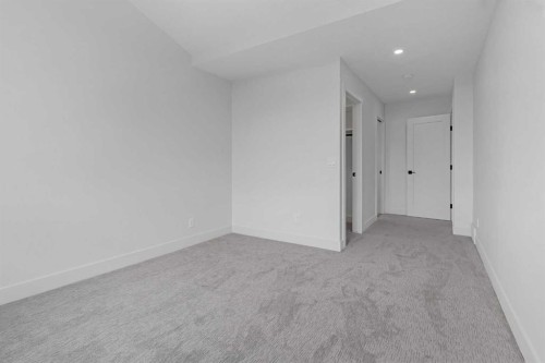 340 West Chestermere Drive, Chestermere, AB - Indoor Photo Showing Other Room