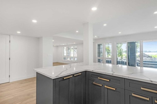 340 West Chestermere Drive, Chestermere, AB - Indoor Photo Showing Kitchen