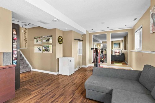 107 Woodford Crescent Sw, Calgary, AB - Indoor