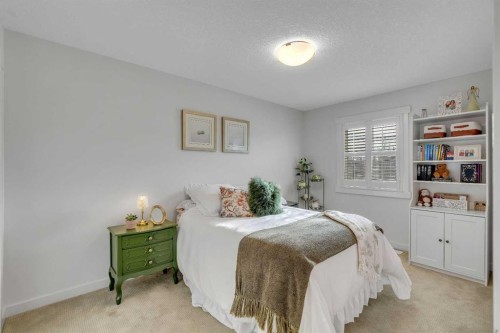 505 Discovery Ridge Boulevard Sw, Calgary, AB - Indoor Photo Showing Bedroom