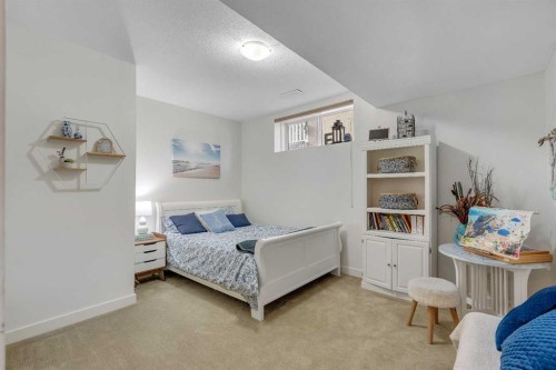 505 Discovery Ridge Boulevard Sw, Calgary, AB - Indoor Photo Showing Bedroom