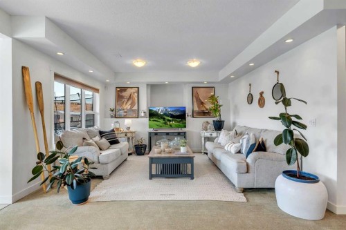 505 Discovery Ridge Boulevard Sw, Calgary, AB - Indoor Photo Showing Living Room