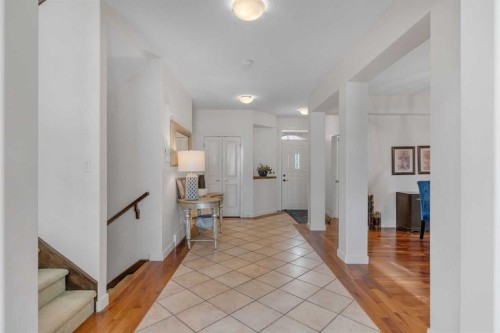 505 Discovery Ridge Boulevard Sw, Calgary, AB - Indoor Photo Showing Other Room