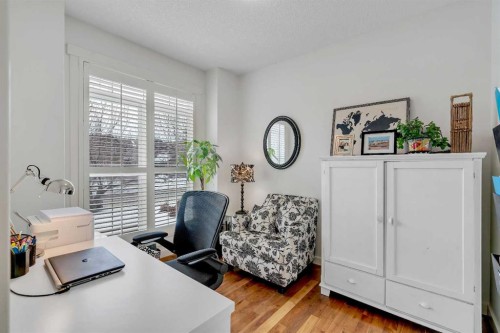 505 Discovery Ridge Boulevard Sw, Calgary, AB - Indoor Photo Showing Office