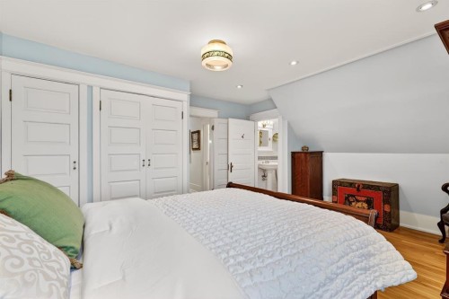 2209 Carleton Street Sw, Calgary, AB 