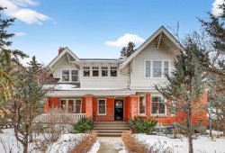 2209 Carleton Street SW Calgary, AB T2T 3K4