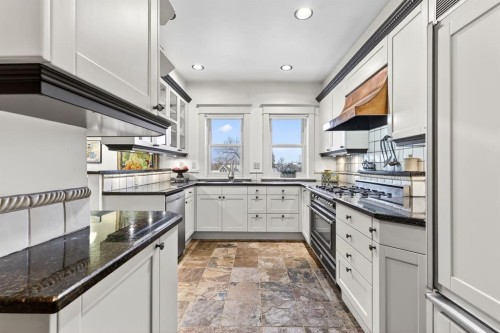 2209 Carleton Street Sw, Calgary, AB 